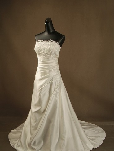 Abito da sposa classico Mod. Maria Orchidea